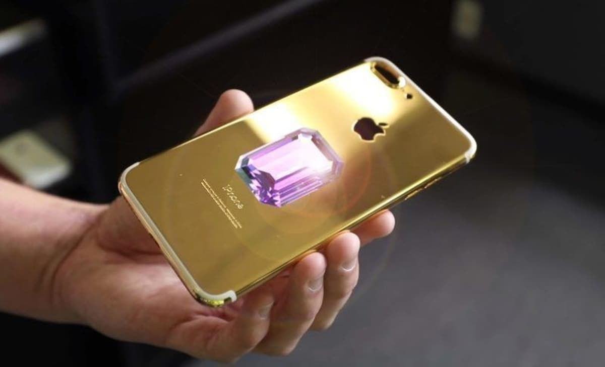 Falcon Supernova iPhone 6 Pink Diamond: The World&rsquo;s Most Expensive Smartphone