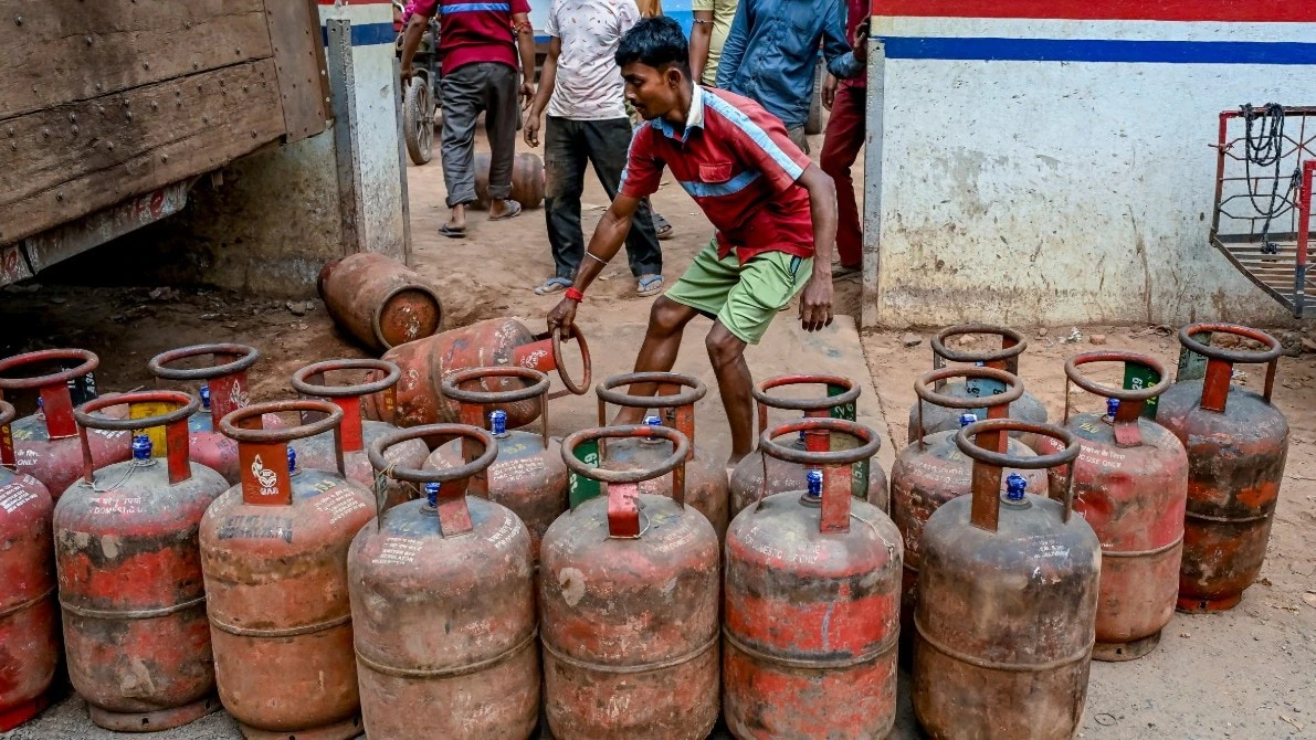 LPG Gas Cylinders Shortage in India: Latest LPG Gas Price Today and What It Means for Consumers