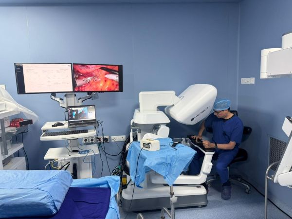 Kokilaben Dhirubhai Ambani Hospital Performs Another Landmark Cross-Border Robotic Surgery; Radical Nephrectomy in Muscat with Surgeon in Mumbai