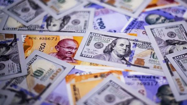 Cash Usage Surges to ₹40 Lakh Crore Record Despite Digital Boom; SBI Research Urges Against UPI Disincentives